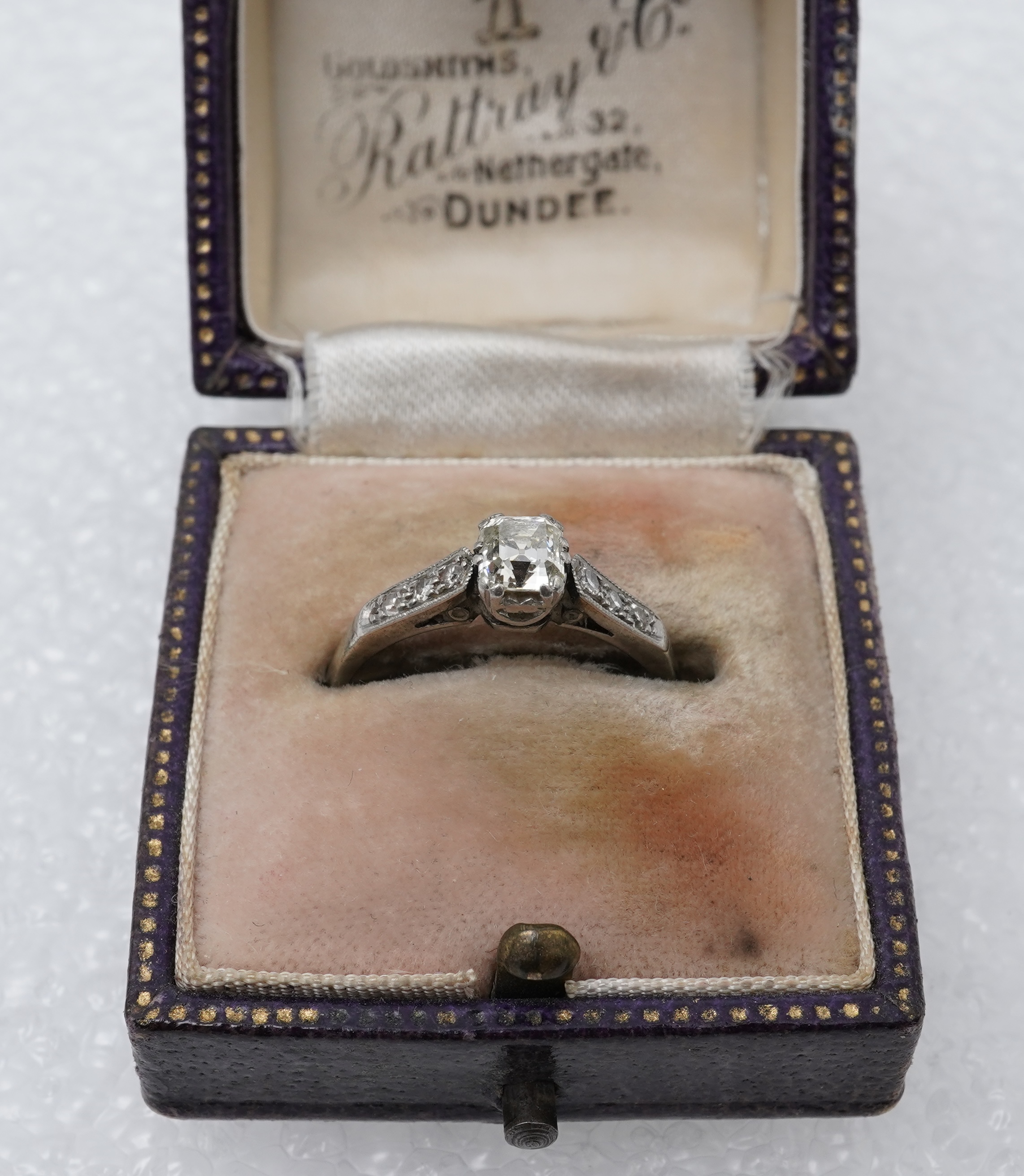A diamond ring, 1920s